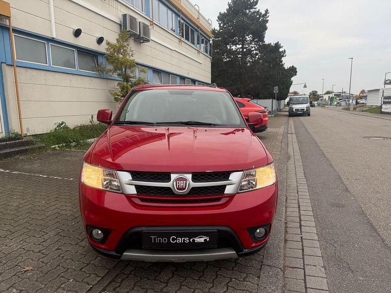 Rot Gebraucht 2014 Fiat Freemont Lounge SUV | 6.999 € (Guter Preis) - Bild 1/4