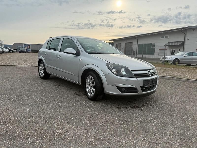 Silber Gebraucht 2004 Opel Astra Kleinwagen | 3.290 € (Teuer) - Bild 1/4