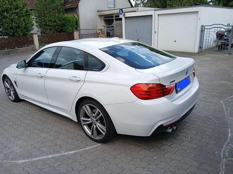 Weiß Gebraucht 2016 BMW 420 M Sport Kleinwagen | 18.000 € (Fairer Preis) - Bild 1/4