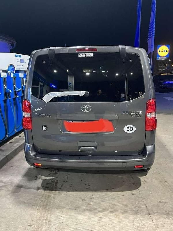 Gebraucht Toyota Proace Team 144 PS (105 kW) 2022 Grau Van / Kleinbus