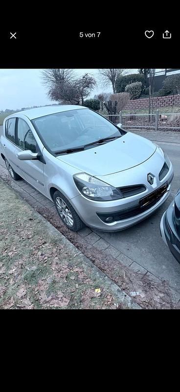 Gebraucht Renault Clio II 90 PS (66 kW) 2006 Silber Kleinwagen