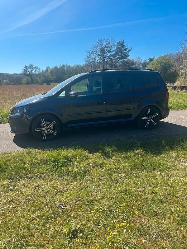 Gebraucht VW Touran 140 PS (102 kW) 2014 Blau Van / Kleinbus
