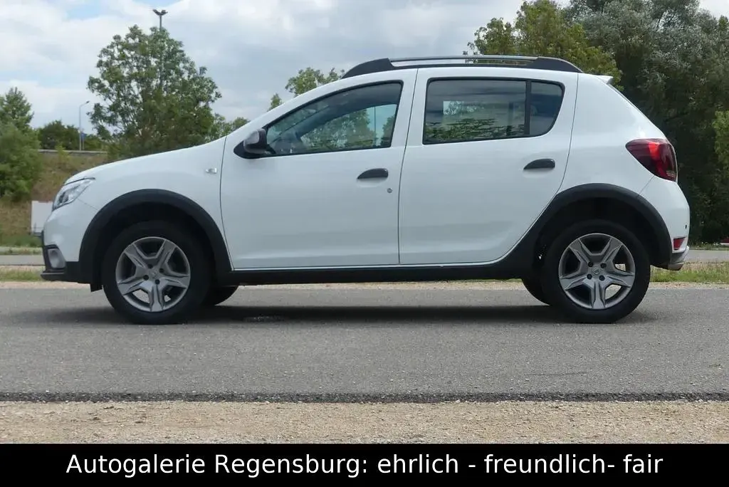 Gebraucht Dacia Sandero Stepway 90 PS (66 kW) 2019 Weiß Limousine
