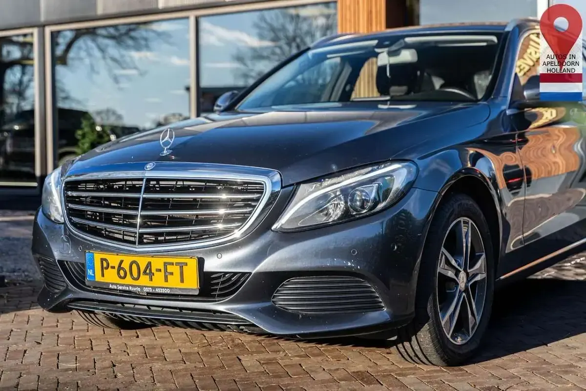 Gebraucht Mercedes C180 Prestige 156 PS (114 kW) 2015 Grau Kombi