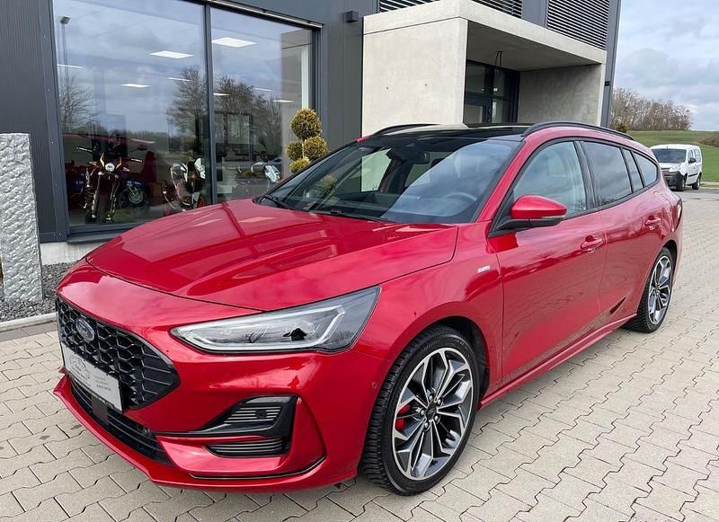 Gebraucht Ford Focus ST-Line X 155 PS (114 kW) 2025 Fantastic red metallic Kombi