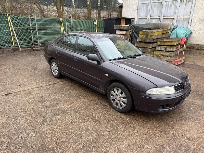 Gebraucht Mitsubishi Carisma 122 PS (89 kW) 2002 Violet Limousine