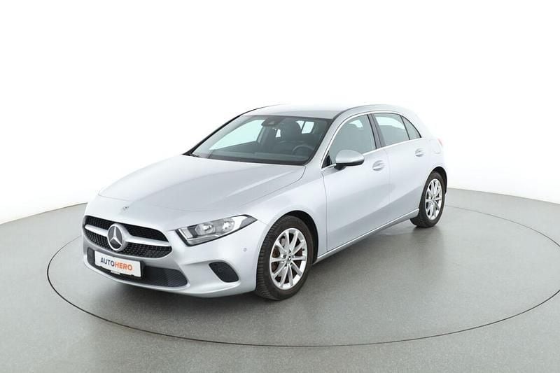 Grau Gebraucht 2019 Mercedes A180 Progressive Limousine | 20.350 € (Guter Preis) - Bild 1/3