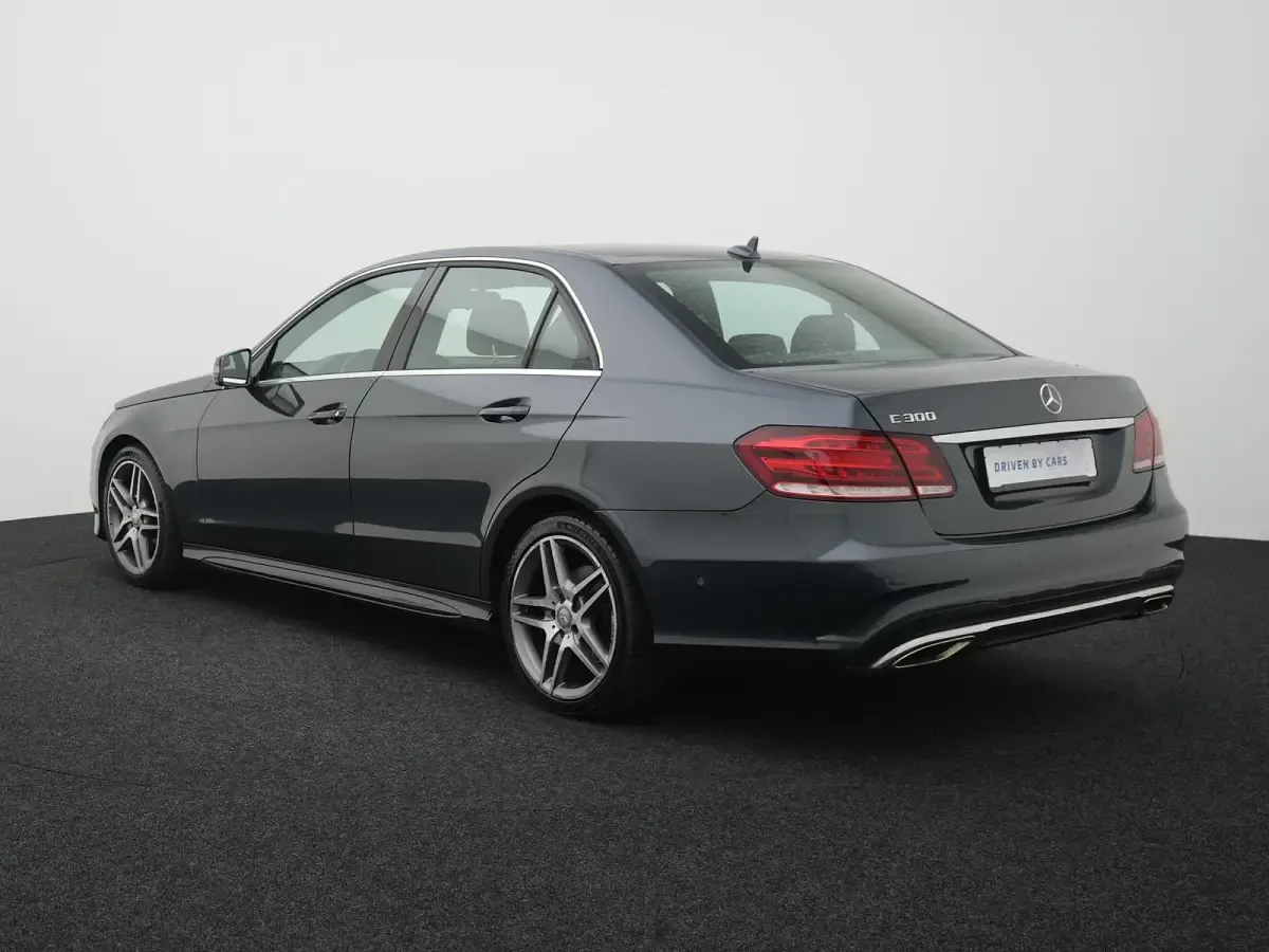 Gebraucht Mercedes E300 AMG line 231 PS (169 kW) 2015 Tenoritgrau  metalliclack Limousine