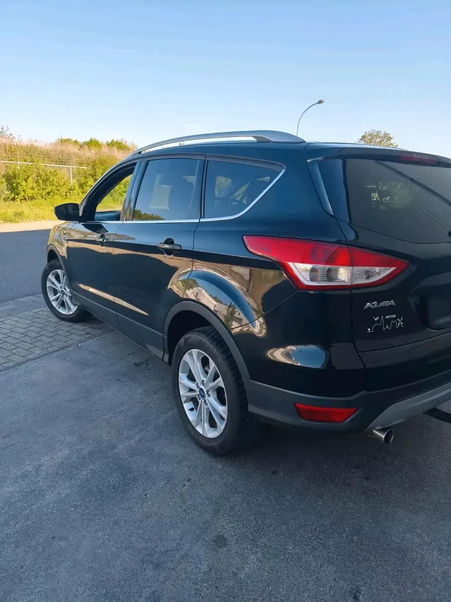 Second-hand Ford Kuga 120 CP (88 kW) 2015 Negru SUV