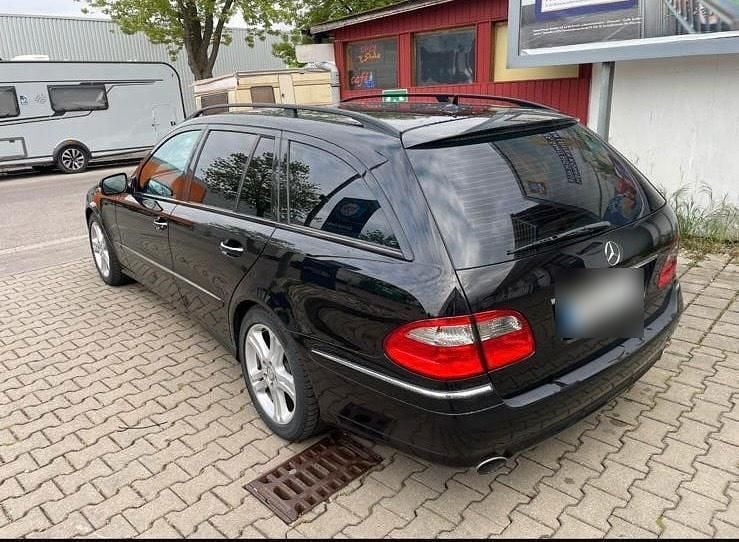 Usado Mercedes E320 224 HP (164 kW) 2009 Preto Carrinha