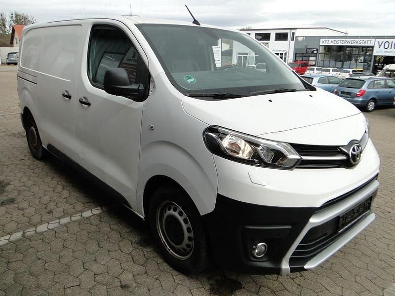 Gebraucht Toyota Proace 120 PS (88 kW) 2019 Weiß Van / Kleinbus