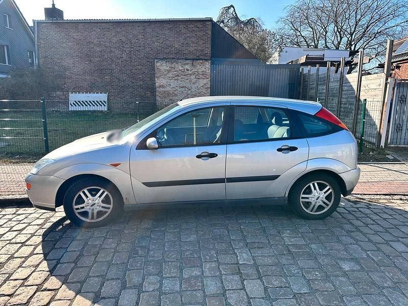 Gebraucht Ford Focus 101 PS (74 kW) 2000 Grau Kleinwagen