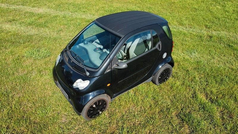 Schwarz Gebraucht 2003 Smart ForTwo Coupé Pure Coupé | 1.999 € (Fairer Preis) - Bild 1/4