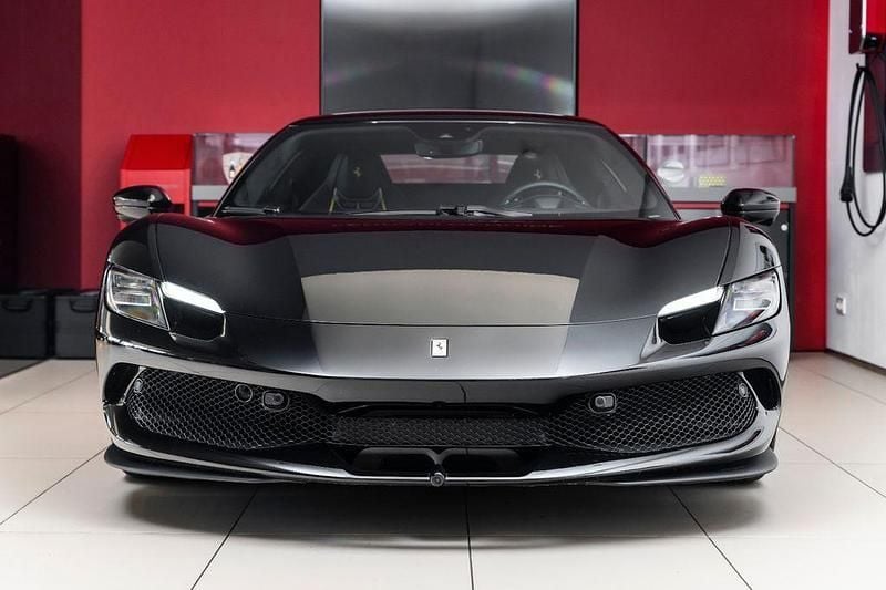 Second-hand Ferrari 296 829 CP (609 kW) 2023 Negru