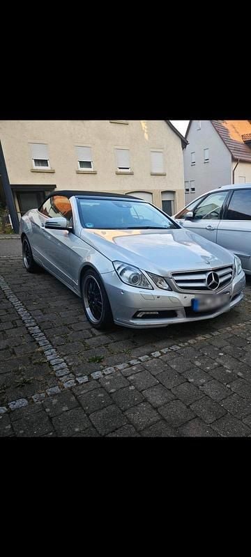 Second-hand Mercedes E250 204 CP (150 kW) 2010 Argintiu Cabrio
