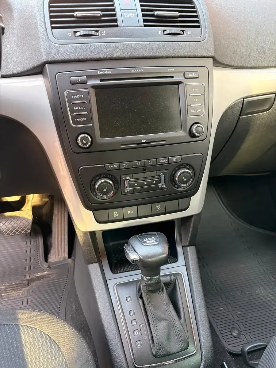 Gebraucht Skoda Yeti 140 PS (102 kW) 2012 Schwarz SUV