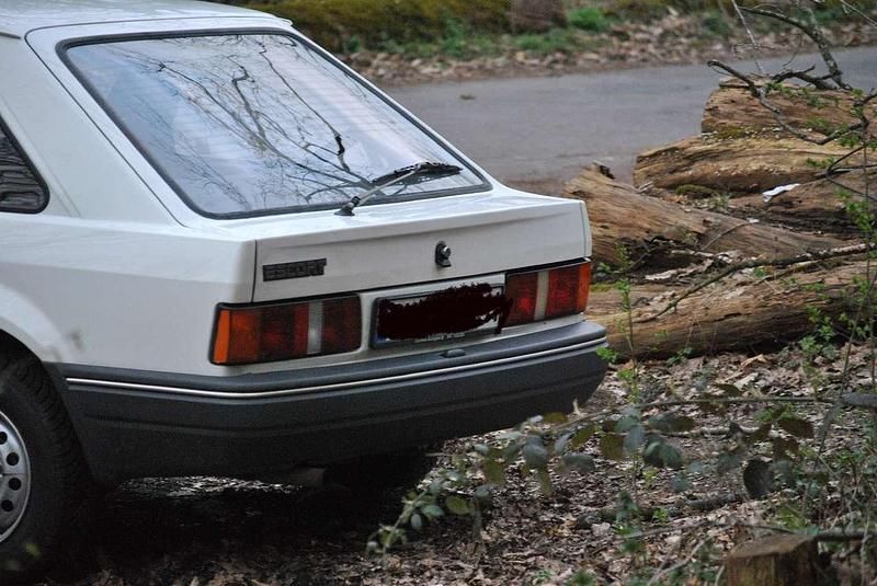 Second-hand Ford Escort 54 CP (39 kW) 1987 Berlinǎ