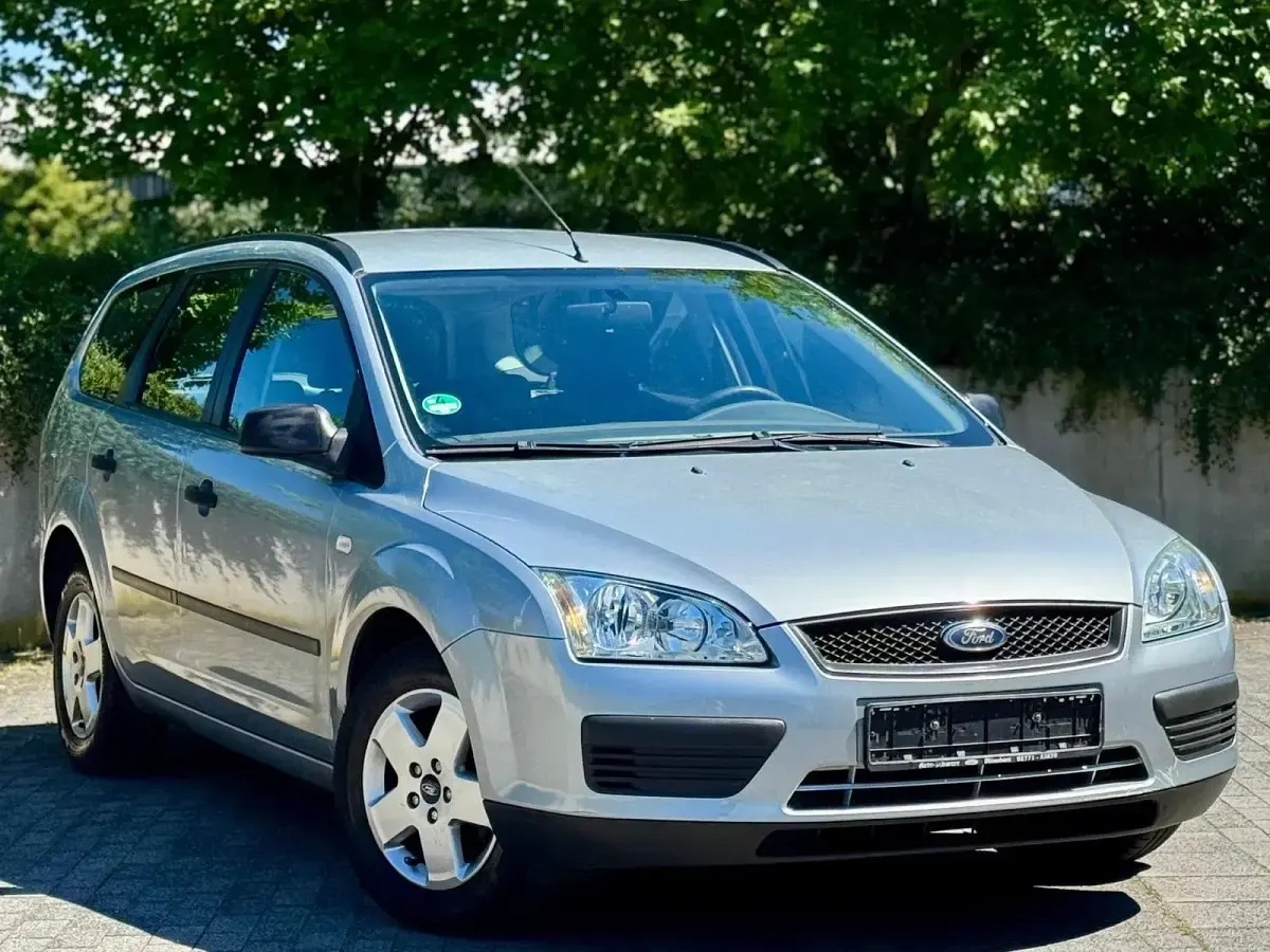 Gebraucht Ford Focus 100 PS (73 kW) 2005 Silber Kombi