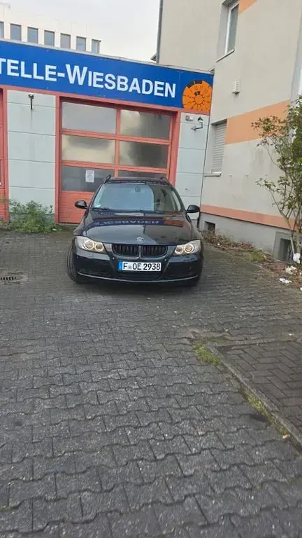 Gebraucht BMW 320 150 PS (110 kW) 2007 Schwarz Limousine