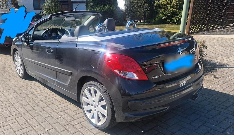 Gebraucht Peugeot 207 CC 120 PS (88 kW) 2011 Schwarz Cabrio
