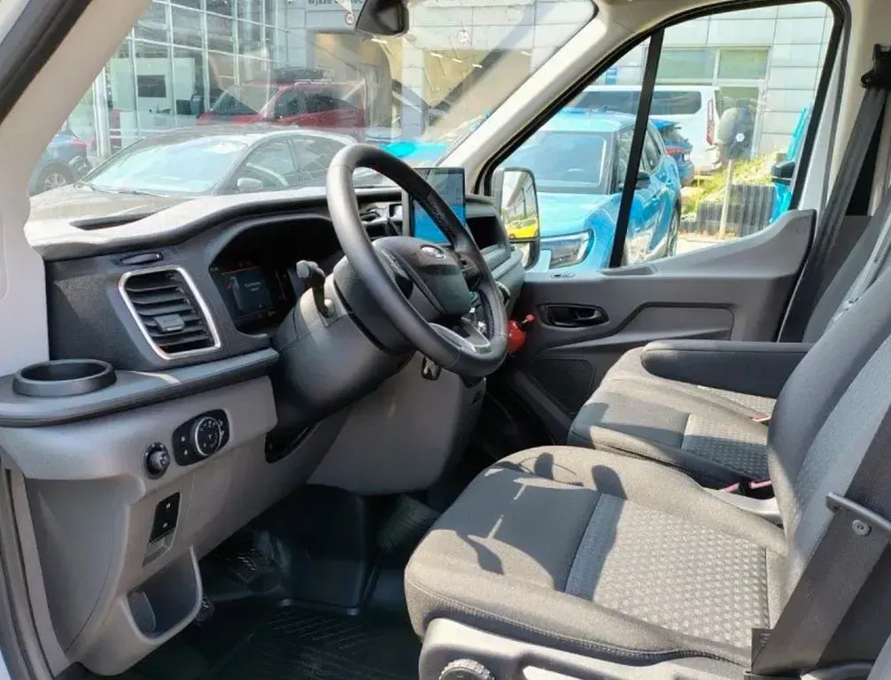 Nowe Ford Transit Trend 131 KM (96 kW) 2026 Biały Minivan