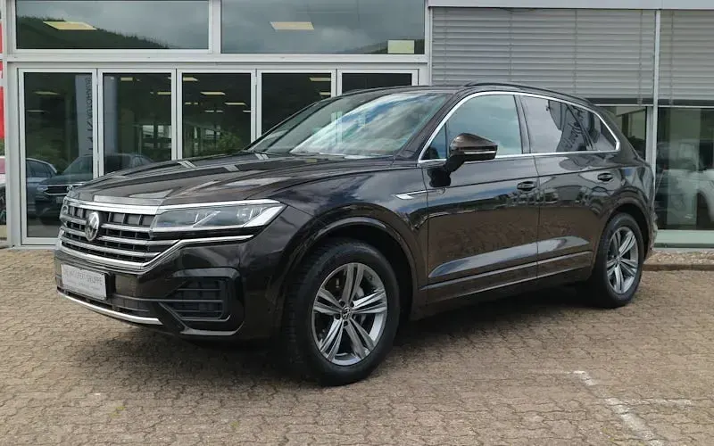 Gebraucht VW Touareg R-line 231 PS (169 kW) 2023 Tamarindenbraun metallic SUV