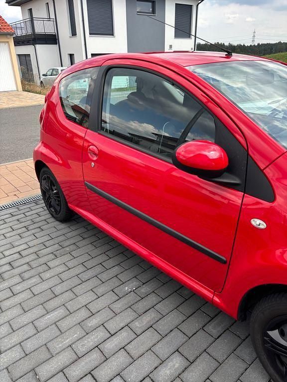Rot Gebraucht 2009 Peugeot 107 Filou Kleinwagen | 2.000 € (Superpreis) - Bild 1/4