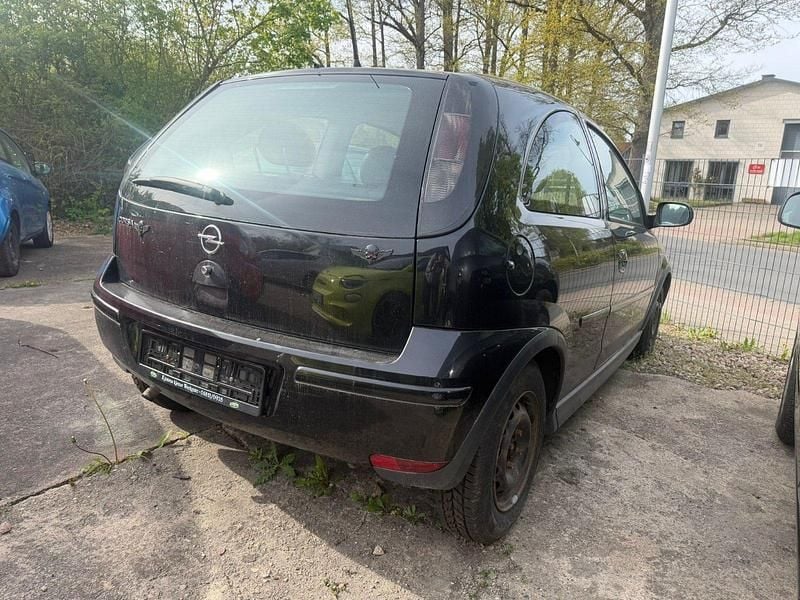 Second-hand Opel Corsa 60 CP (44 kW) 2006 Negru Hatchback