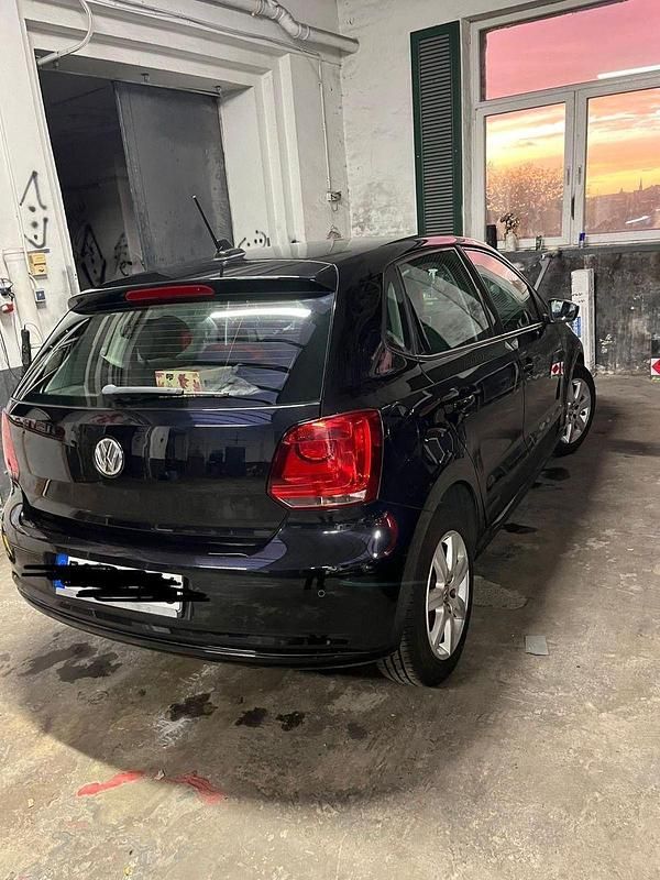 Schwarz Gebraucht 2011 VW Polo Trendline Kleinwagen | 4.499 € (Fairer Preis) - Bild 1/4