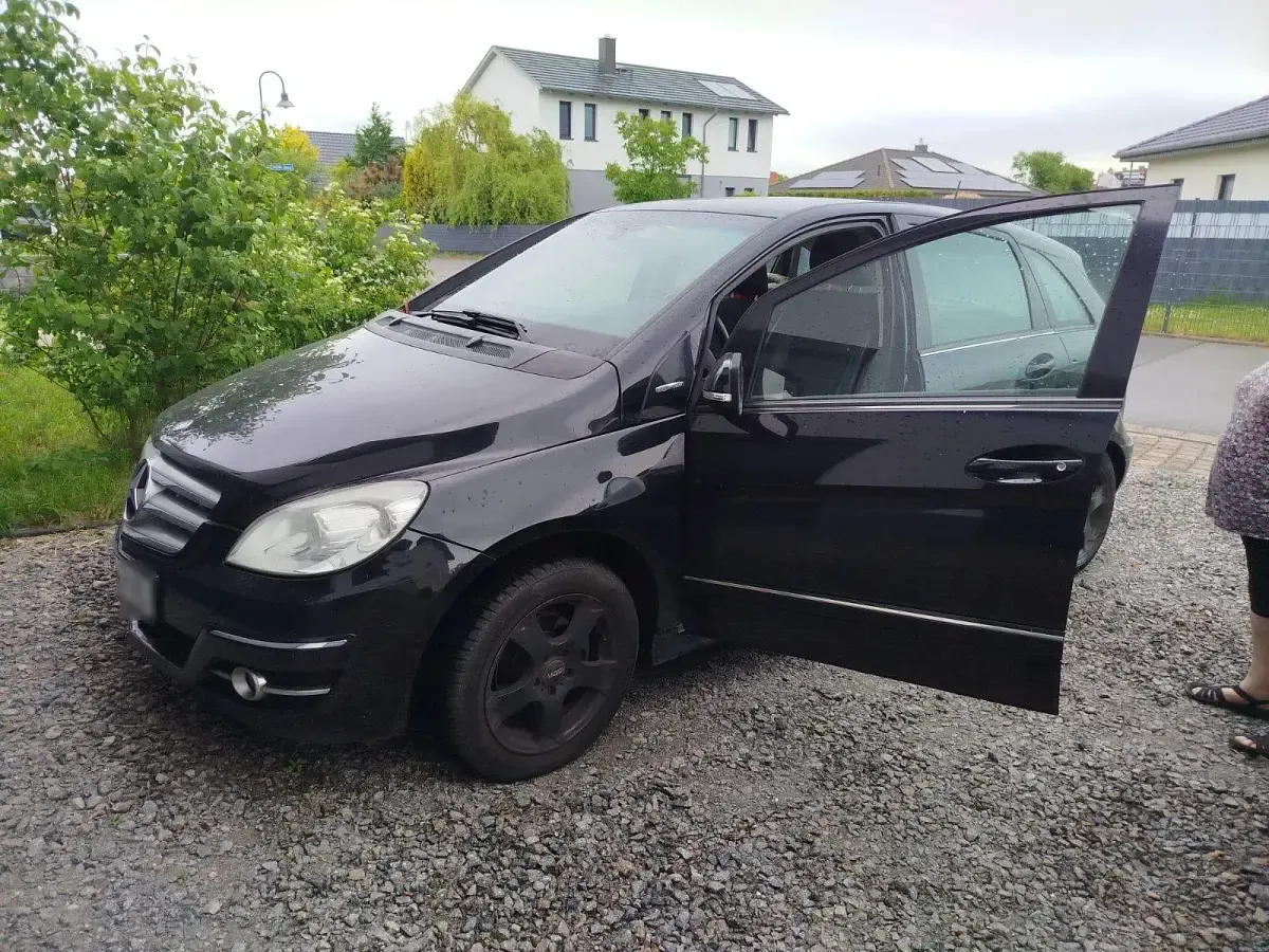 Gebraucht Mercedes B170 116 PS (85 kW) 2009 Schwarz Van / Kleinbus