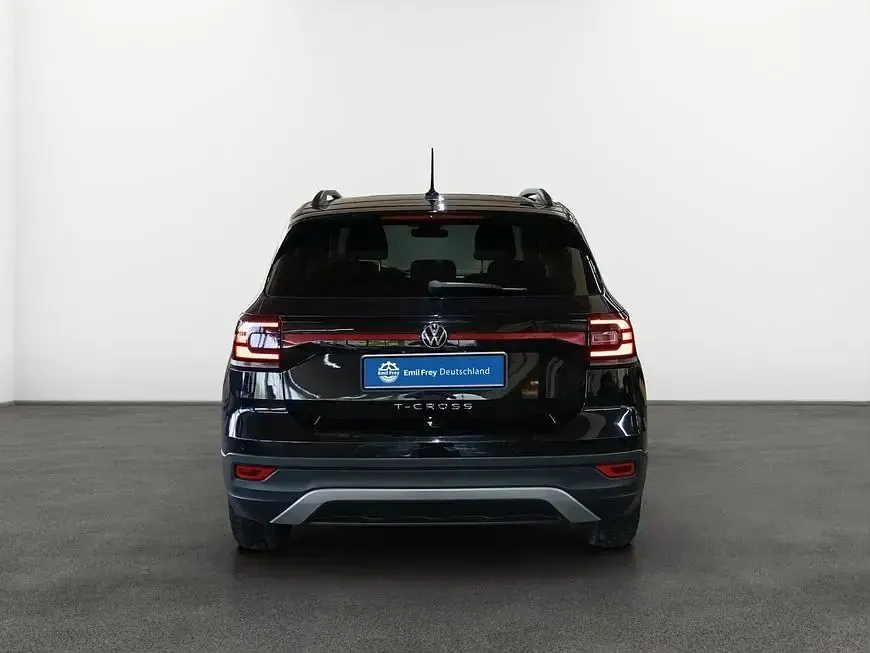 Gebraucht VW T-Cross IQ Drive 95 PS (69 kW) 2023 Deep black perleffekt SUV