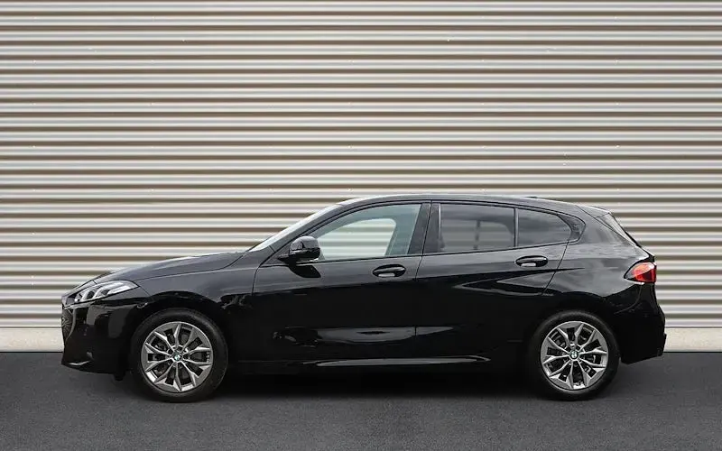 Gebraucht BMW 116 Efficient Dynamics 122 PS (89 kW) 2025 Schwarz Kleinwagen