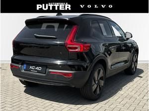 Gebraucht Volvo XC40 Plus 197 PS (144 kW) 2025 Schwarz (onyx black / metallic) SUV