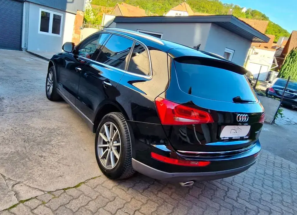 Second-hand Audi Q5 Comfort 190 CP (139 kW) 2015 Negru SUV