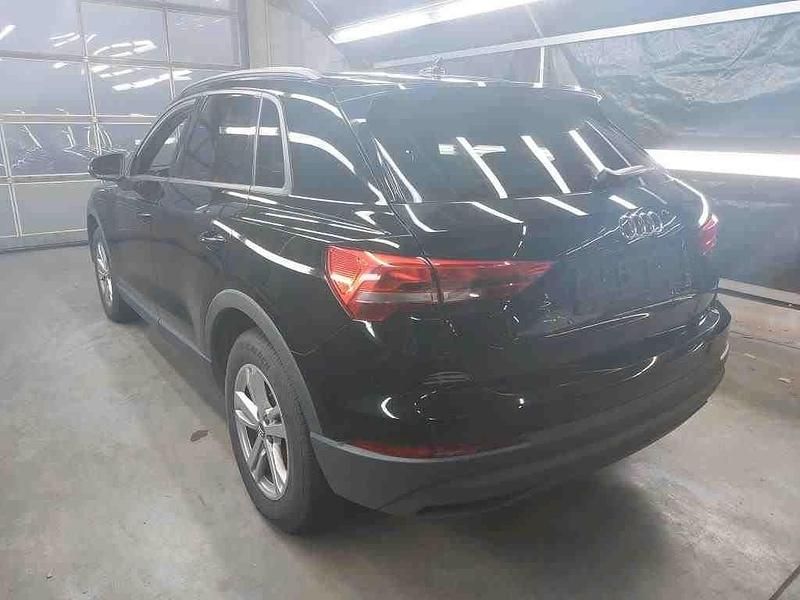Gebraucht Audi Q3 Basis 150 PS (110 kW) 2020 Schwarz SUV