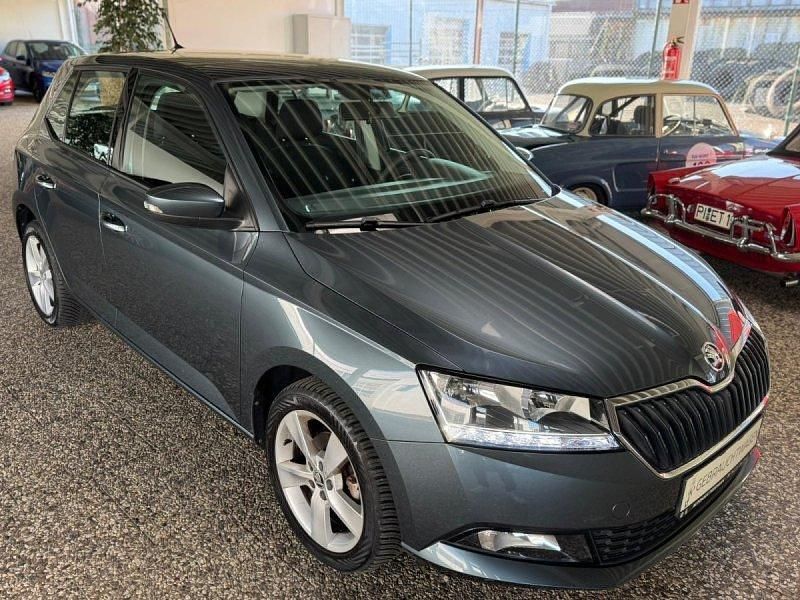 Gebraucht Skoda Fabia Cool Plus 60 PS (44 kW) 2020 : quarzgrau  metallic Limousine