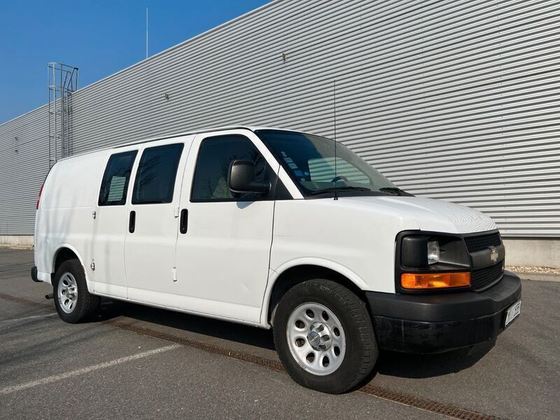 Weiß Gebraucht 2013 Chevrolet Express Van / Kleinbus | 25.500 € - Bild 1/4