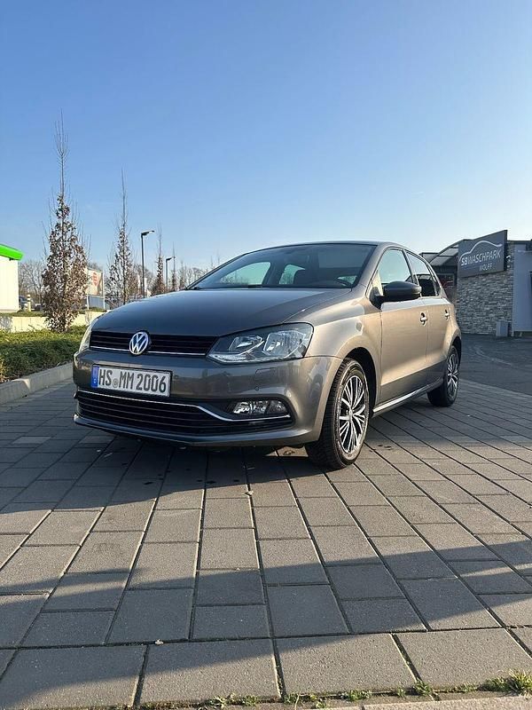 Grau Gebraucht 2016 VW Polo Allstar Kleinwagen | 8.750 € (Fairer Preis) - Bild 1/4