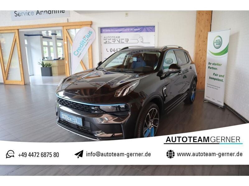 Schwarz (metallic) Gebraucht 2022 Lynk & Co 01 SUV | 24.383 € (Teuer) - Bild 1/2