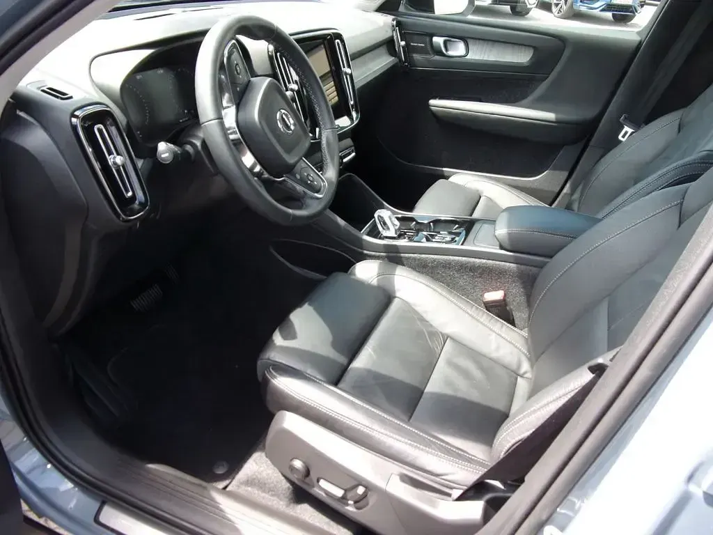 Gebraucht Volvo XC40 Plus 129 PS (94 kW) 2022 Grau SUV