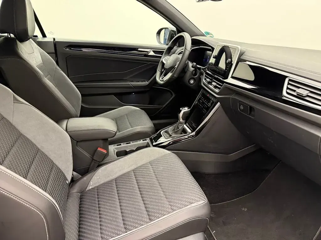 Gebraucht VW T-Roc Cabriolet R-line 150 PS (110 kW) 2025 Schwarz Cabrio