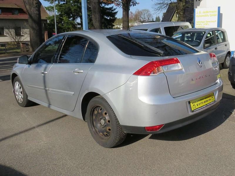 Gebraucht Renault Laguna III Expression 110 PS (80 kW) 2010 Platingrau Kleinwagen