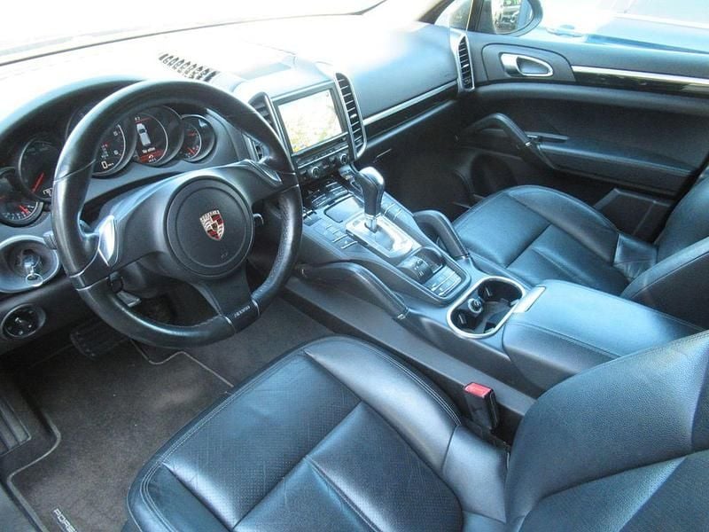 Gebraucht Porsche Cayenne 239 PS (175 kW) 2010 Umbrametallic SUV