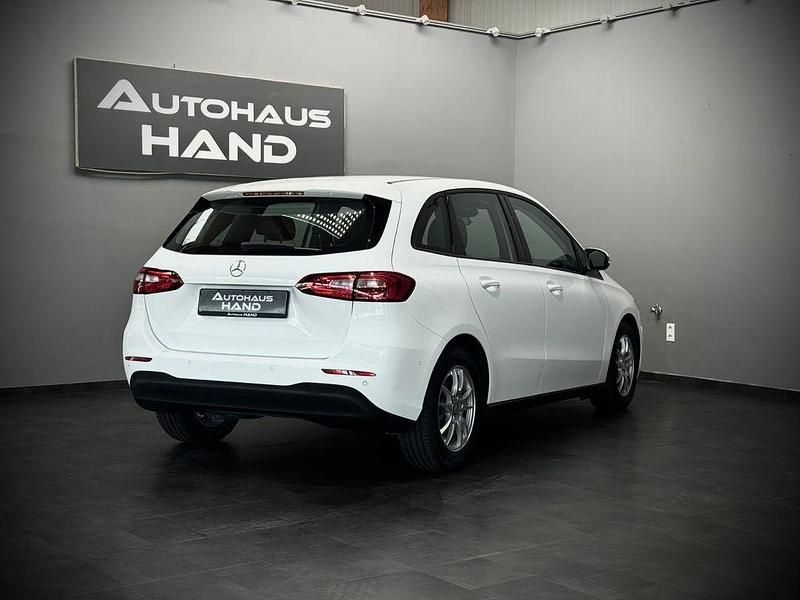Gebraucht Mercedes B180 136 PS (100 kW) 2019 Polarweiss  unilack Van / Kleinbus
