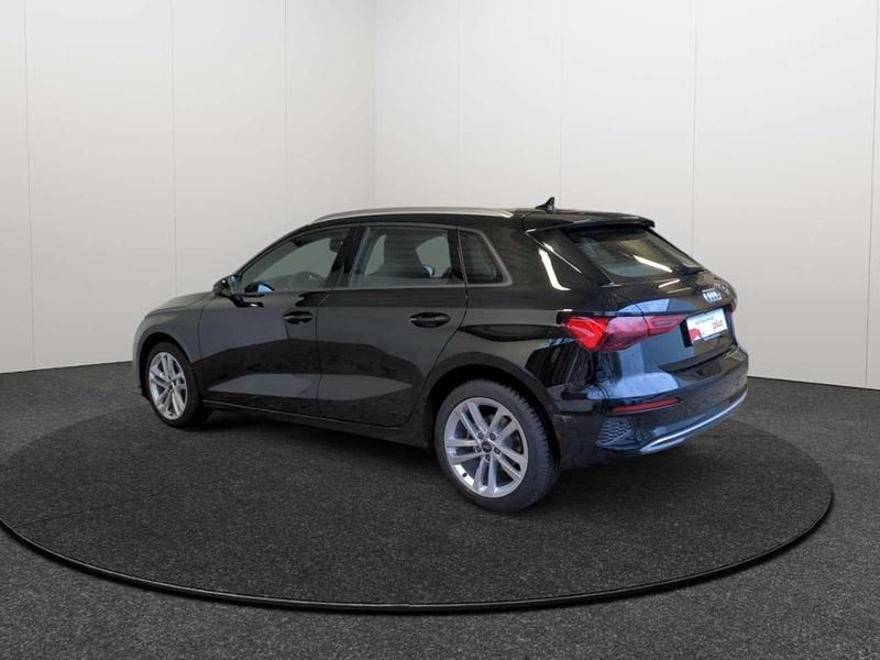 Używany Audi A3 Advanced 150 KM (110 kW) 2024 Czarny Sedan/Limuzyna