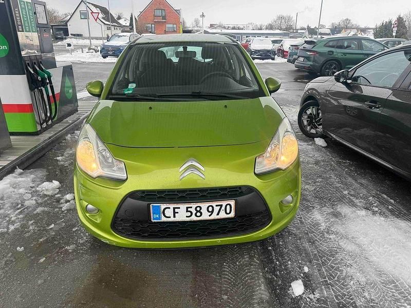 Gebraucht Citroën C3 Tendance 68 PS (50 kW) 2010 Grün Limousine