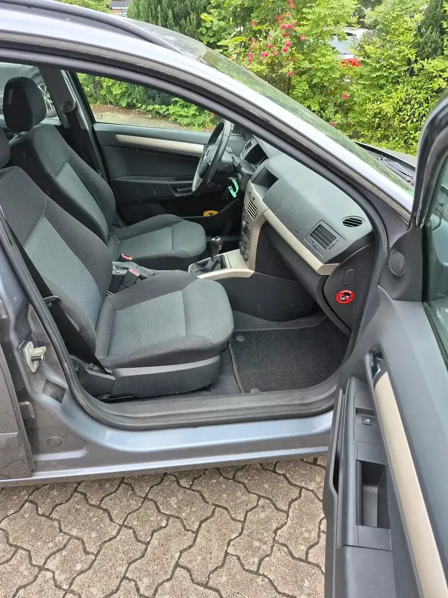 Gebraucht Opel Astra 90 PS (66 kW) 2007 Grau Kombi