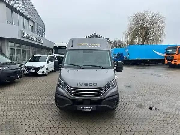 Gebraucht Iveco Daily 175 PS (128 kW) 2025 Grau dunkelgrau metalic Van / Kleinbus