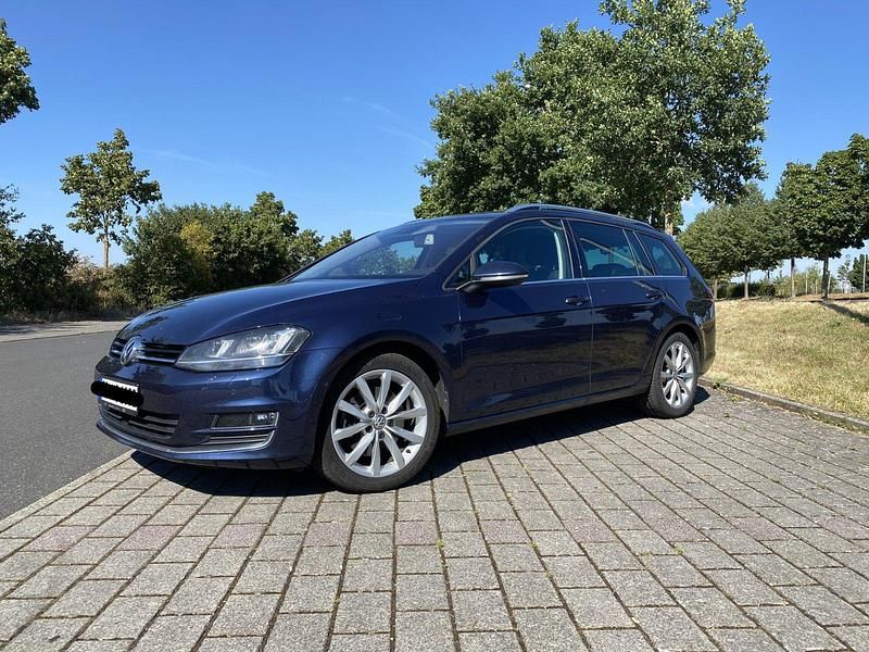 Blau Gebraucht 2014 VW Golf VII Highline Kombi | 13.888 € (Teuer) - Bild 1/4