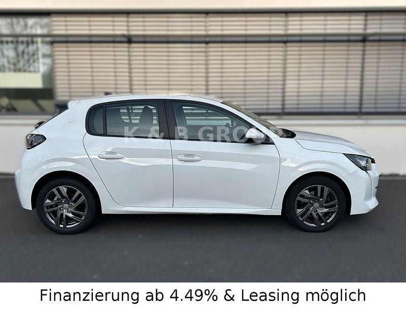 Gebraucht Peugeot 208 Active 101 PS (74 kW) 2021 Weiß Kleinwagen